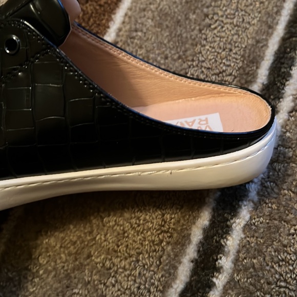 White Raven slip on sneakers - Picture 5 of 8